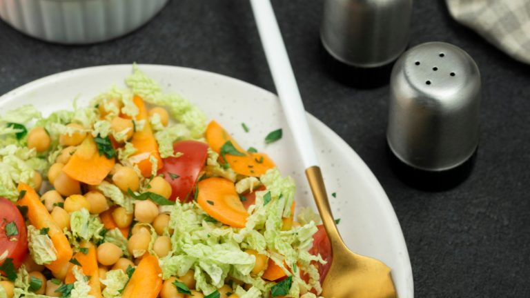 Salade de pois chiches : un plat adapté à tous les régimes alimentaires