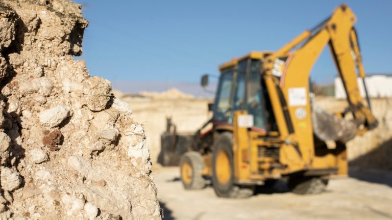 Comment une entreprise de décontamination et démolition transforme vos locaux en toute sécurité ?